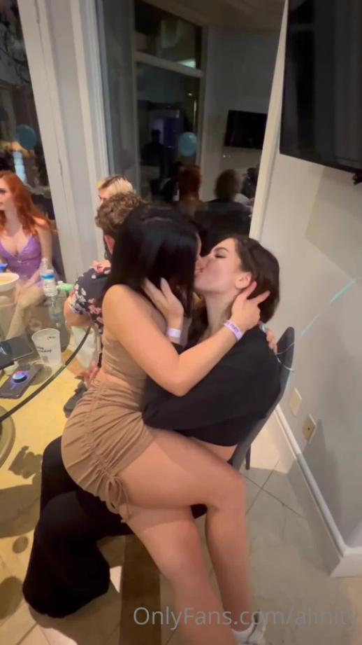 Alinity Fandy Lesbian French Kiss Ppv