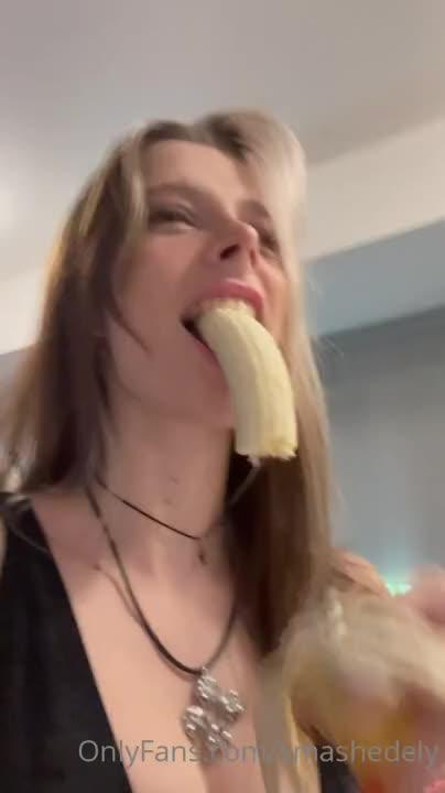 Ashley Matheson Sexy Banana Blowjob