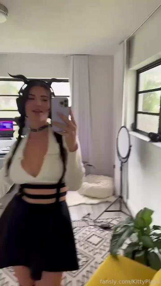 Kittyplays Deep Cleavage Sexy Skirt Fansly Set Leaked