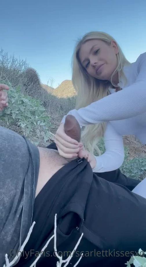 Scarlettkissesxo Outdoor Deepthroat Blowjob  – Onlyfans